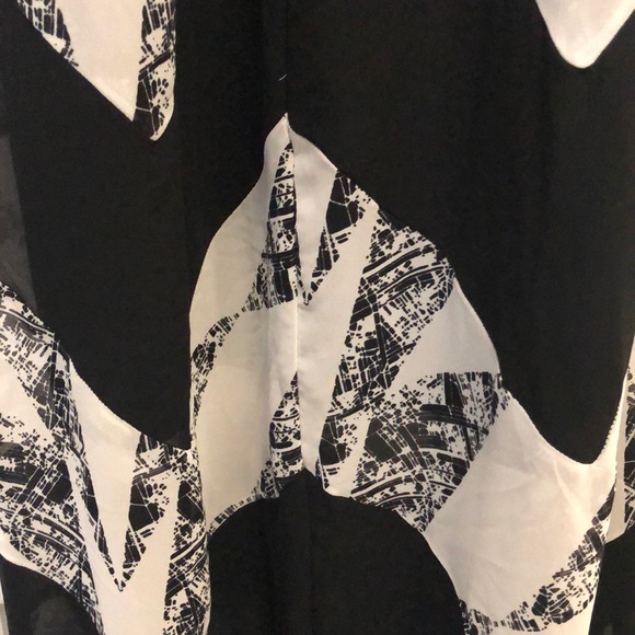 Black and white pattern dress - Picture 2 of 4
